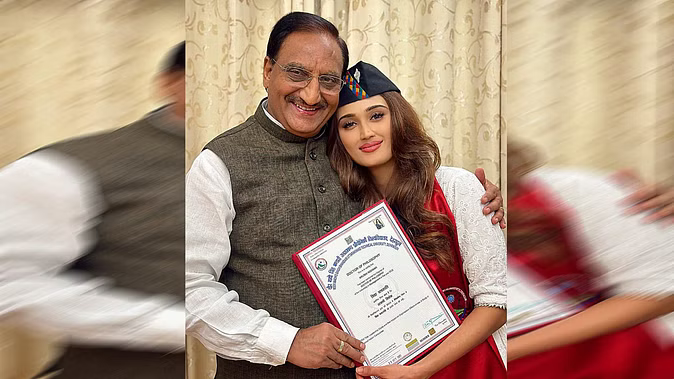 अभिनय के साथ शिक्षा में भी हासिल की उपलब्धि, पूर्व केंद्रीय मंत्री की बेटी ने ली PHD की डिग्री
